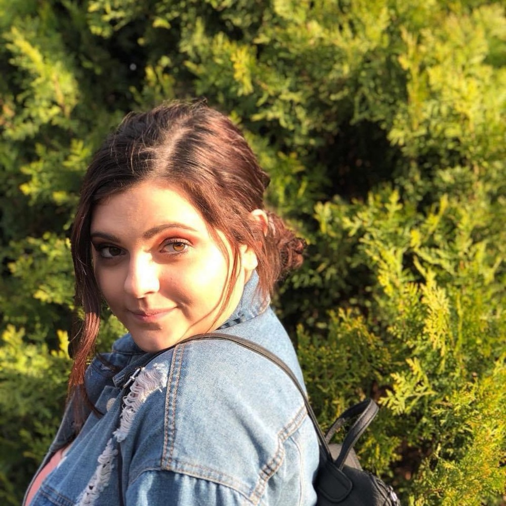 Meet your Posher, Alyssa